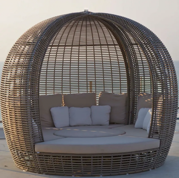 【Furniture】Outdoor Lying Bed Rattan Creative Birdcage Resort Hotel Open-air Sea View Room Multi-person Coffee Table Combination Leisure Rattan Bed