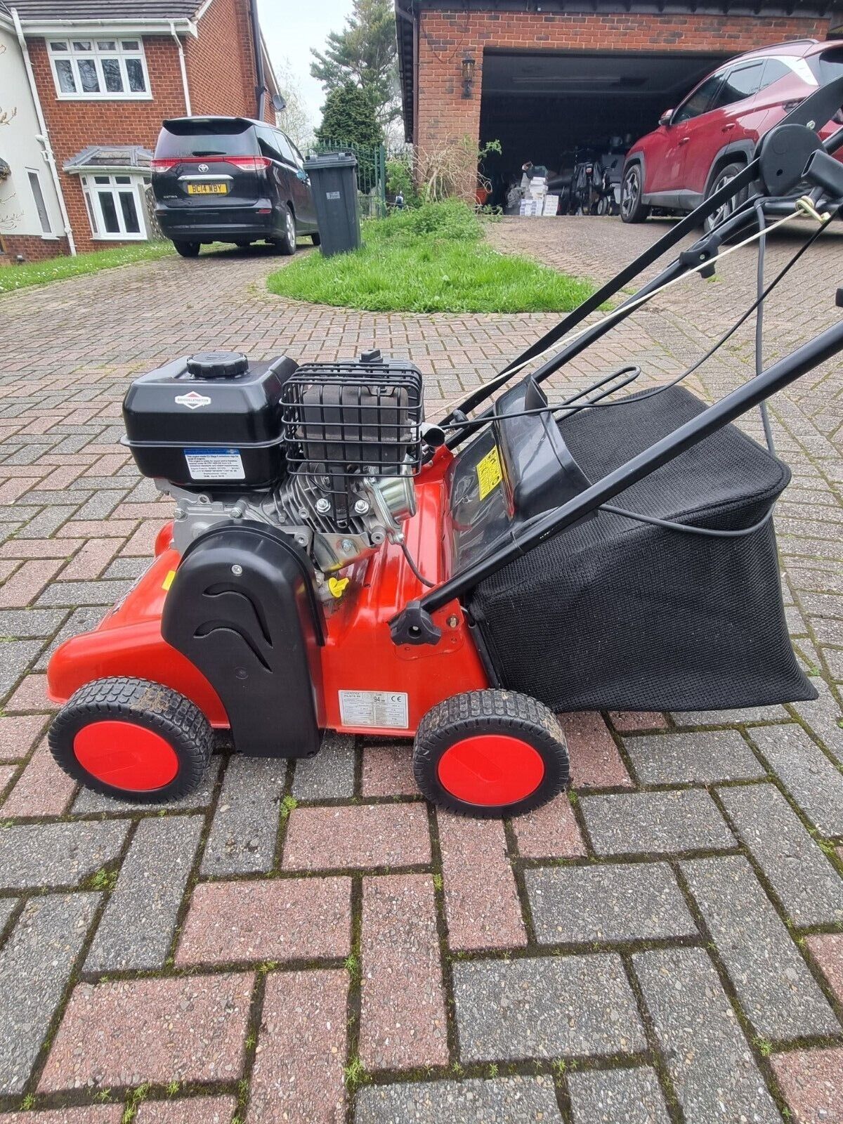 Petrol Lawn Scarifier, 550 Series 127cc Engine