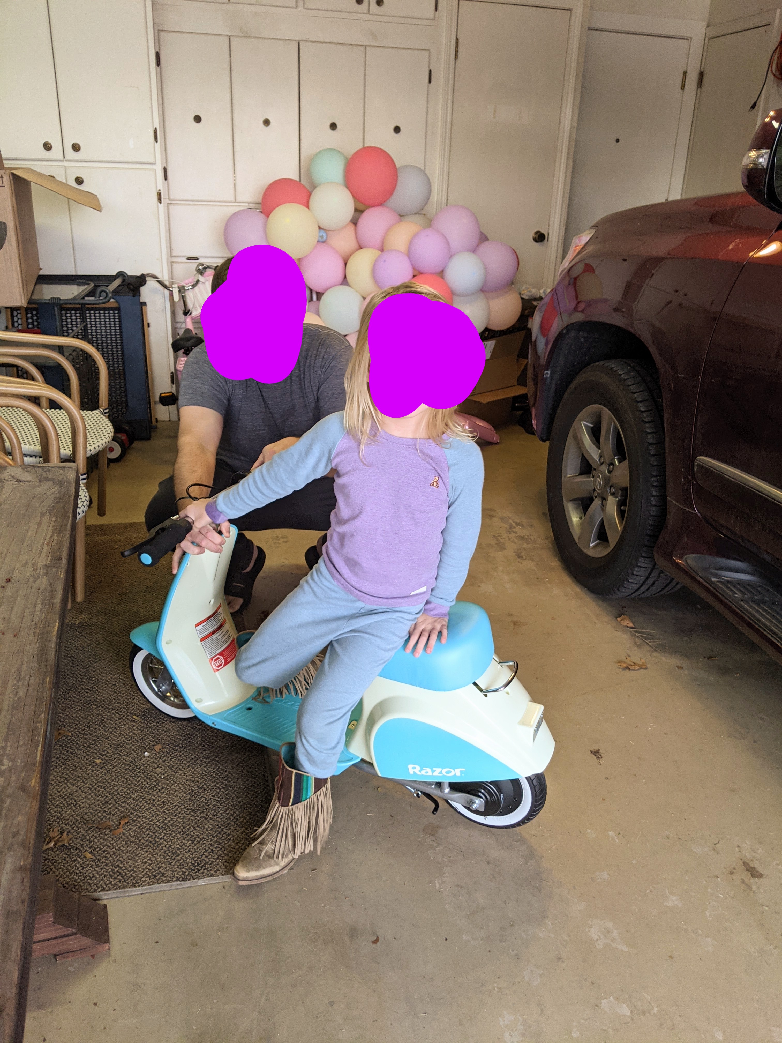 【Sports&Outdoors】Pocket Mod Petite - 12V Miniature Euro-Style Electric Scooter for Ages 7+