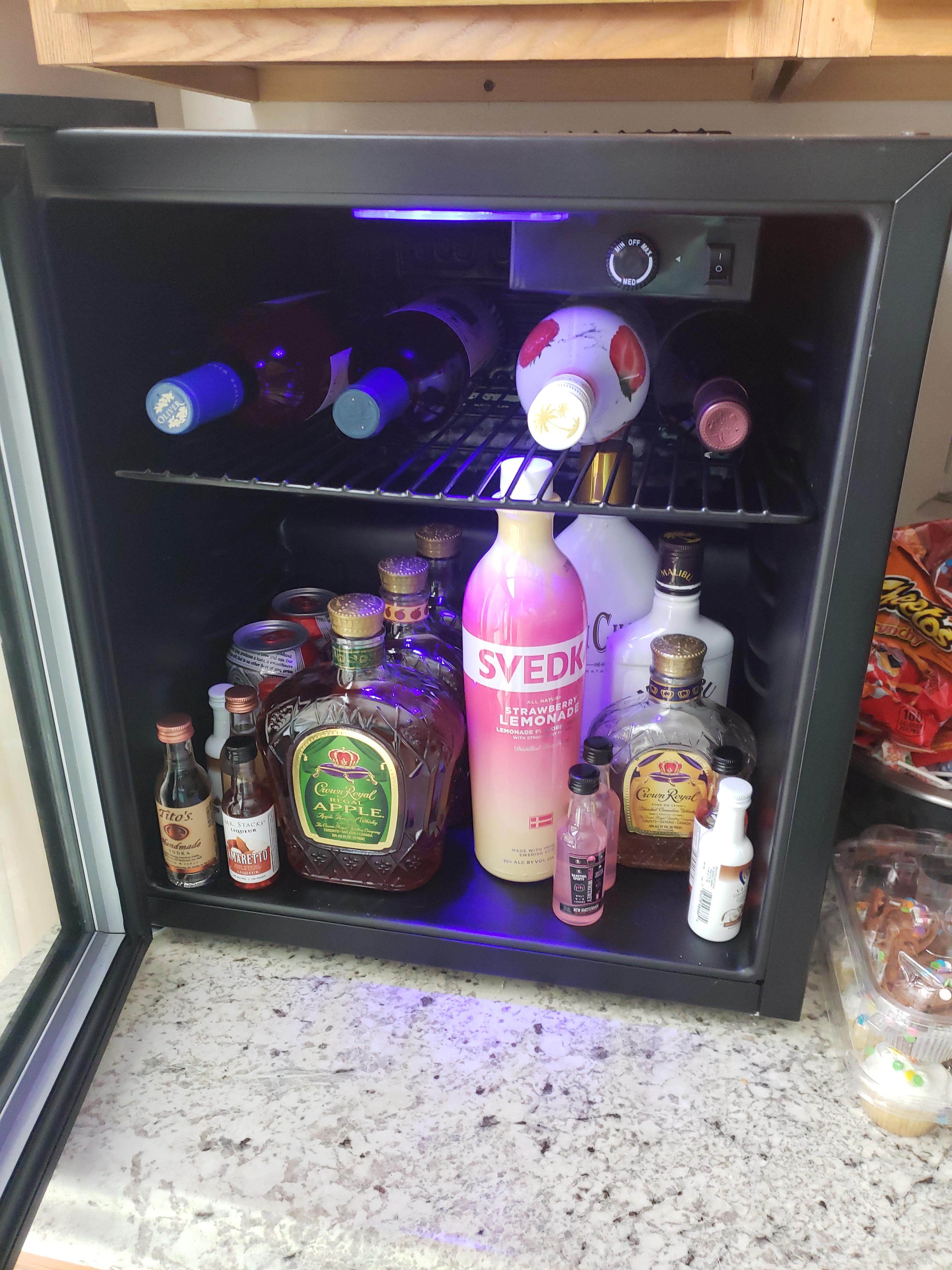 Antarctic Star 26 Bottle Wine Cooler/Cabinet Beverage Refrigerator Mini Wine Cellar Beer Soda