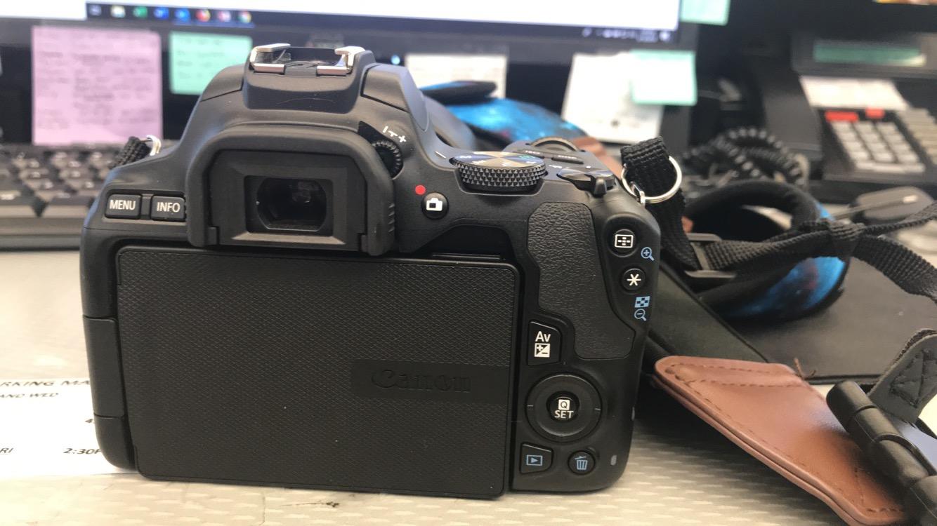 【Electronics】Canon EOS REBEL SL3 Digital SLR Camera with EF-S 18-55mm Lens kit, Built-in Wi-Fi