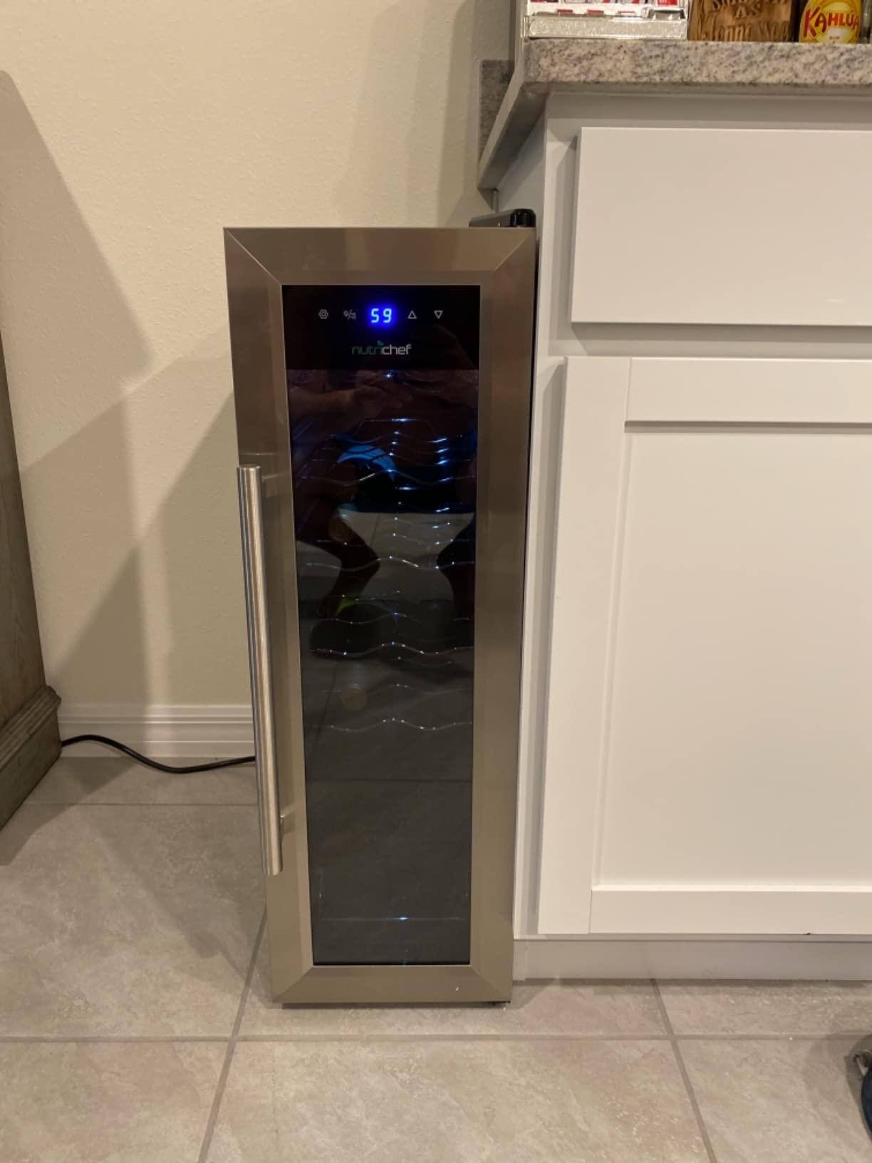 【Appliances】NutriChef PKCWC12 12 Bottle Cooler Refrigerator White and Red Countertop Chiller