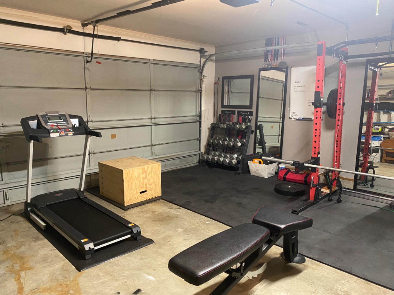 【Sports&Outdoors】Smart Treadmill with Auto Incline, Speakers, Bluetooth, LCD & Pulse Monitor, Phone Function