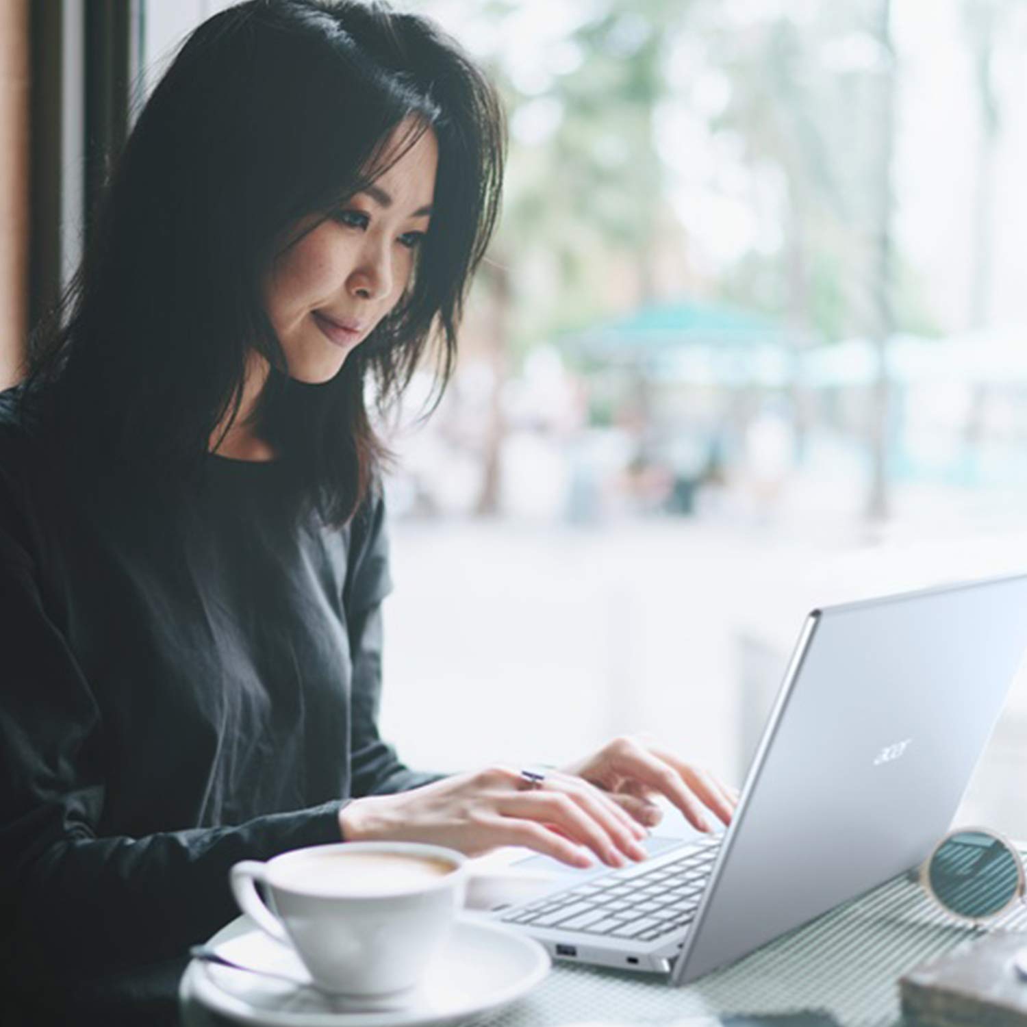 【Electronics】Thin & Light Laptop, 14