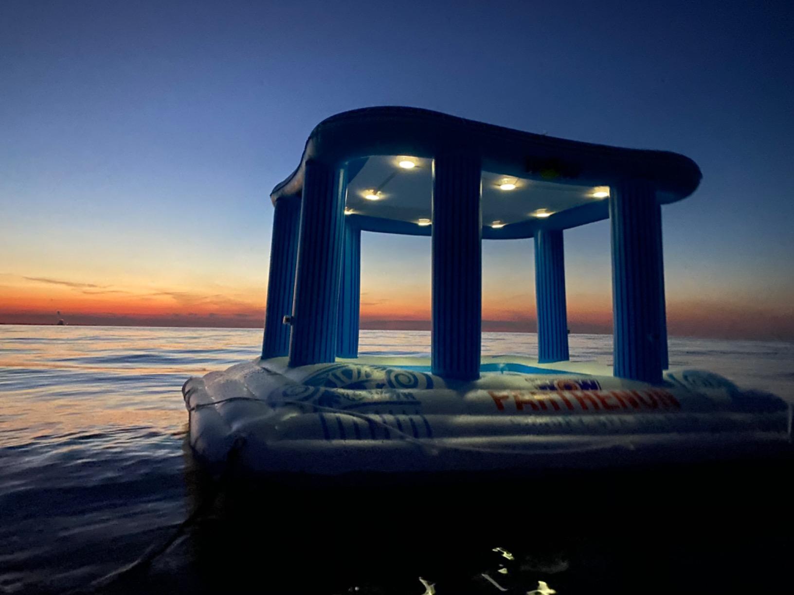 【Sports&Outdoors】World of Watersports Parthenon Canopy Spa Island, 8 Person Inflatable Island