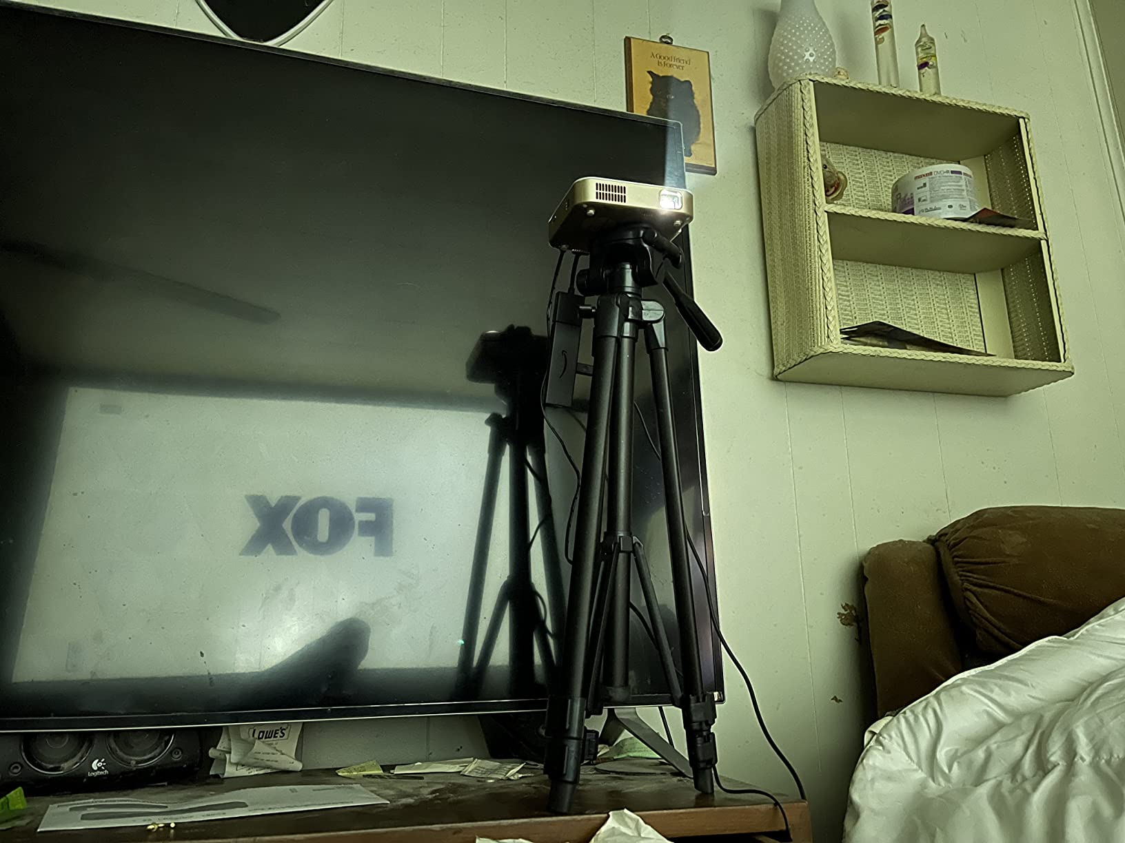 【Electronics】Luma 350 Portable Smart Projector w/ Luma App | Ultra HD Rechargeable Video Projector