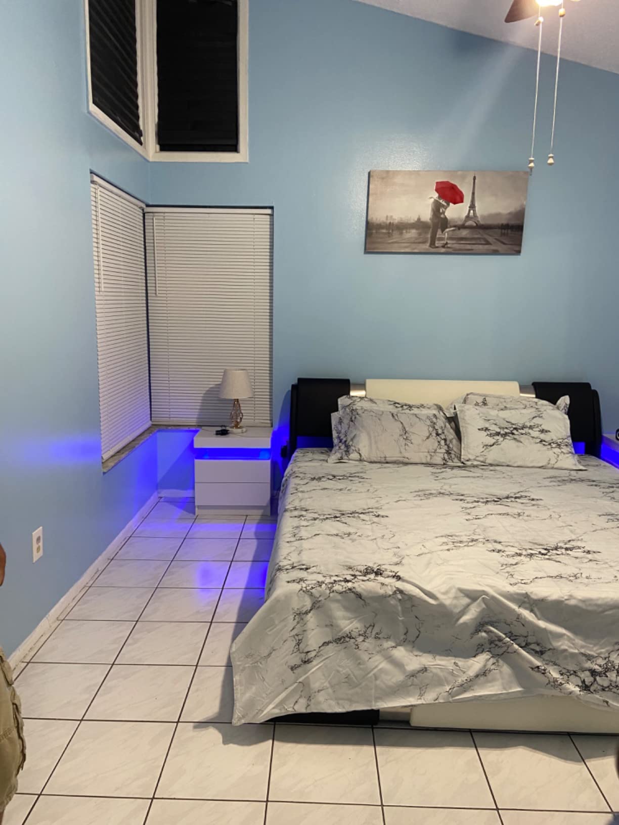 【Furniture】Nightstand Set of 2 LED Nightstand with 2 Drawers, Bedside Table with Drawers for Bedroom Furniture