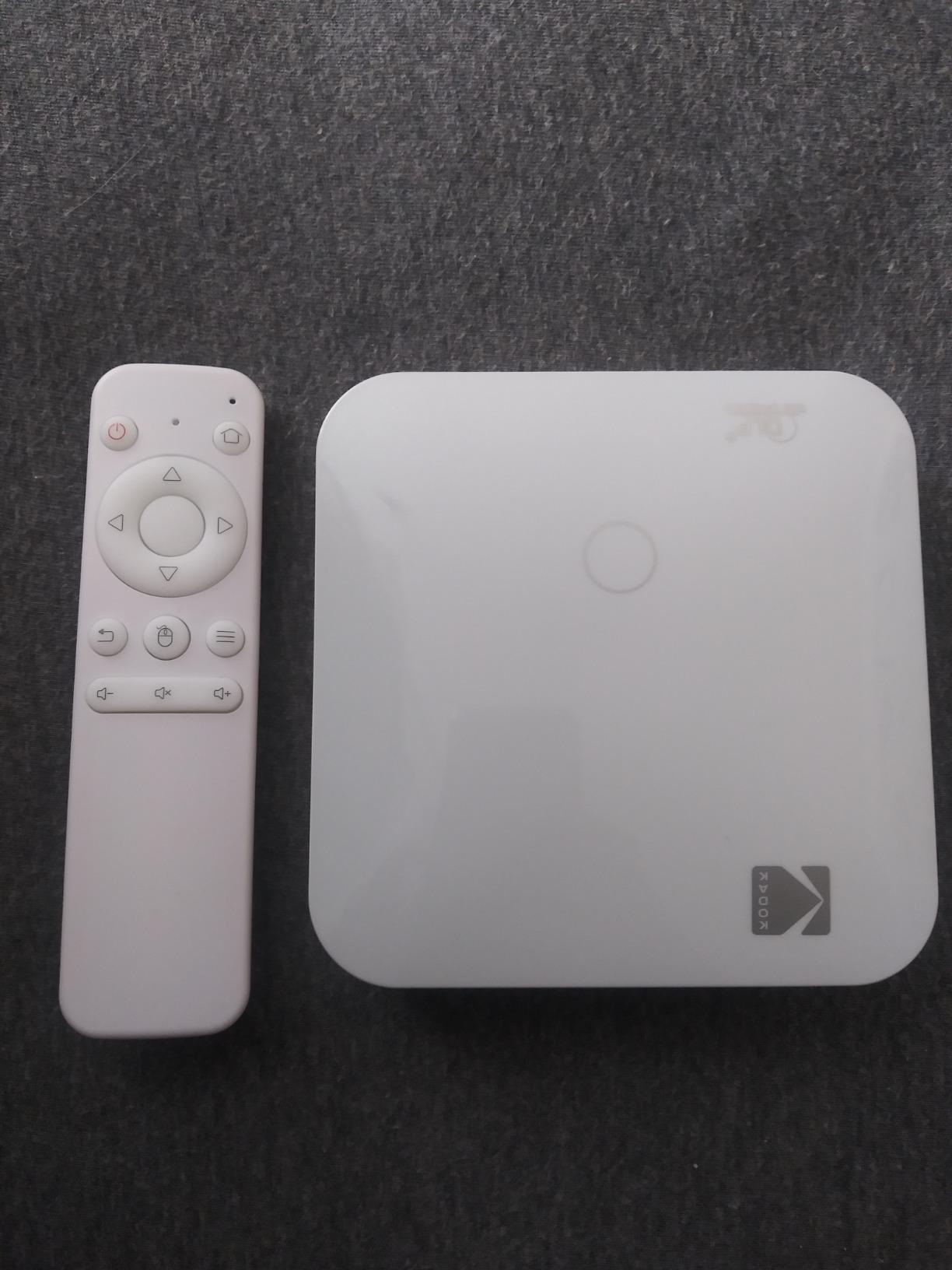 【Electronics】Luma 350 Portable Smart Projector w/ Luma App | Ultra HD Rechargeable Video Projector