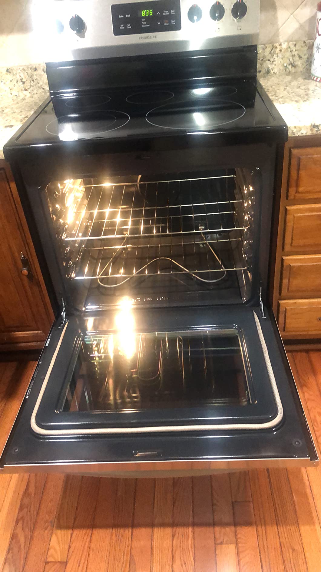 【Appliances】30 Freestanding Electric Range with 5.3 cu. ft. Capacity 2 Oven Racks Storage Drawer 5 Heating Elements