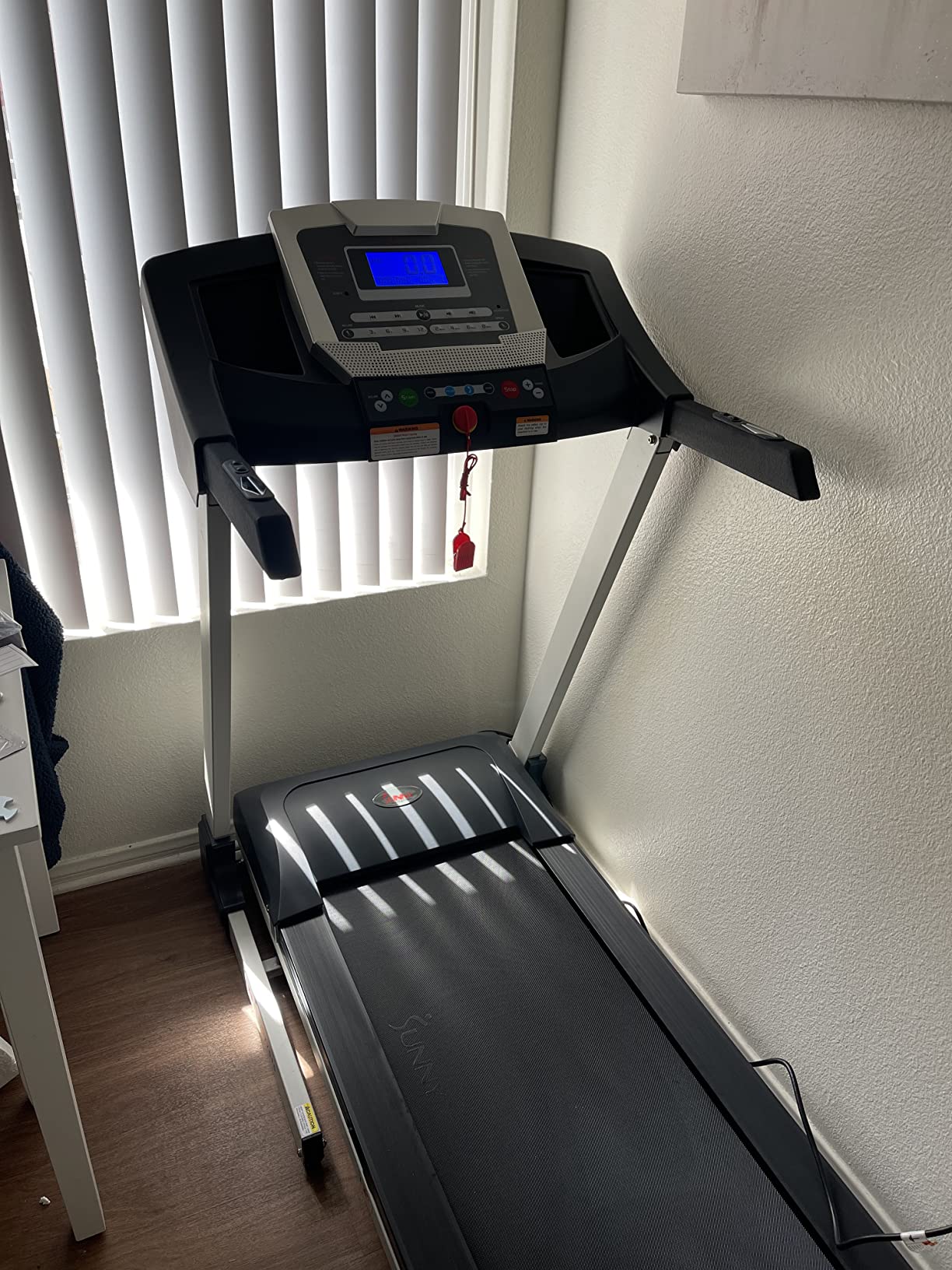 【Sports&Outdoors】Smart Treadmill with Auto Incline, Speakers, Bluetooth, LCD & Pulse Monitor, Phone Function