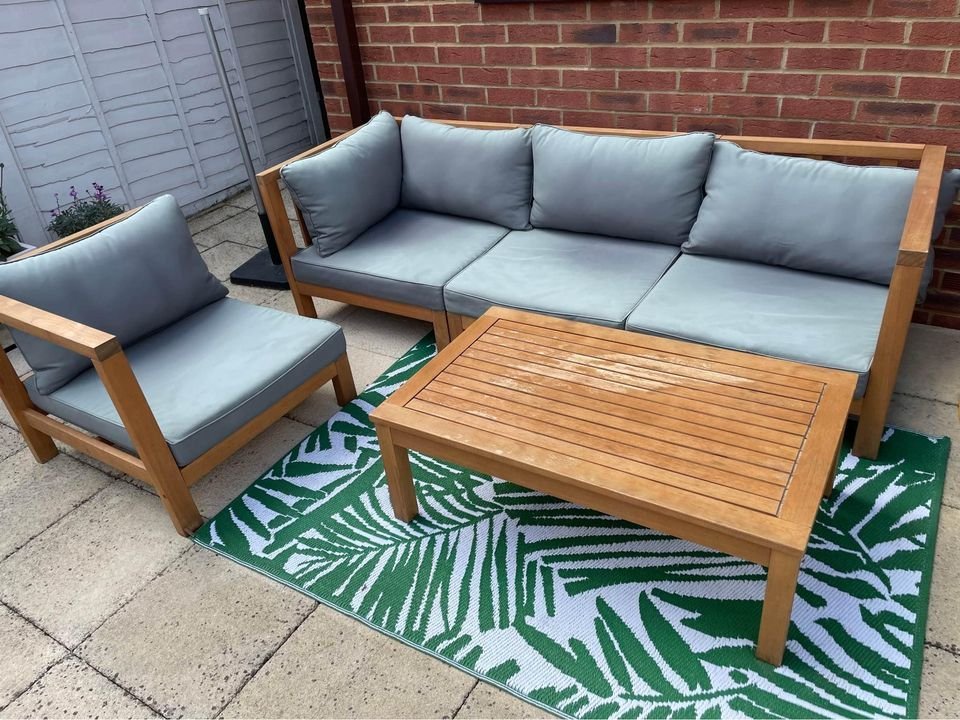Garden corner sofa, coffee table & furniture cover