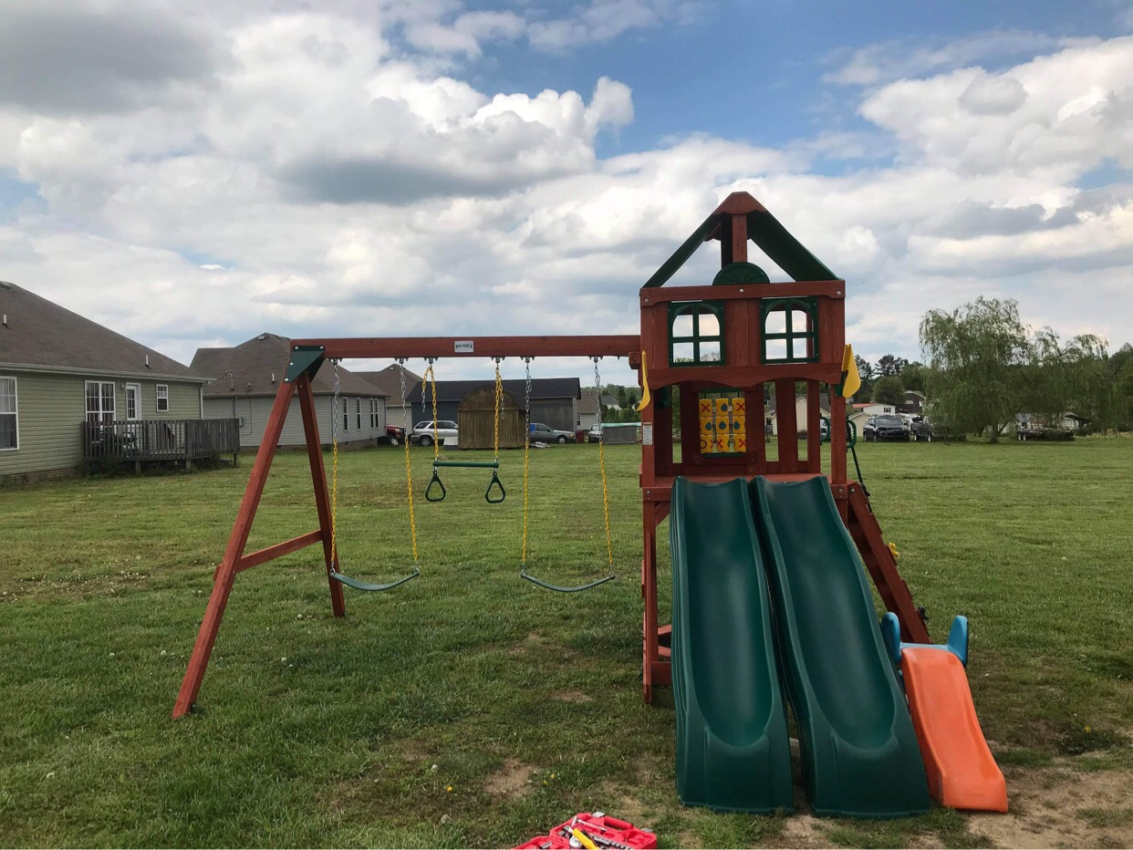 【Baby&Kids】Deluxe Wooden Swing Set with Vinyl Canopy Roof, Dual Wave Slides, and Rock Climbing Wall