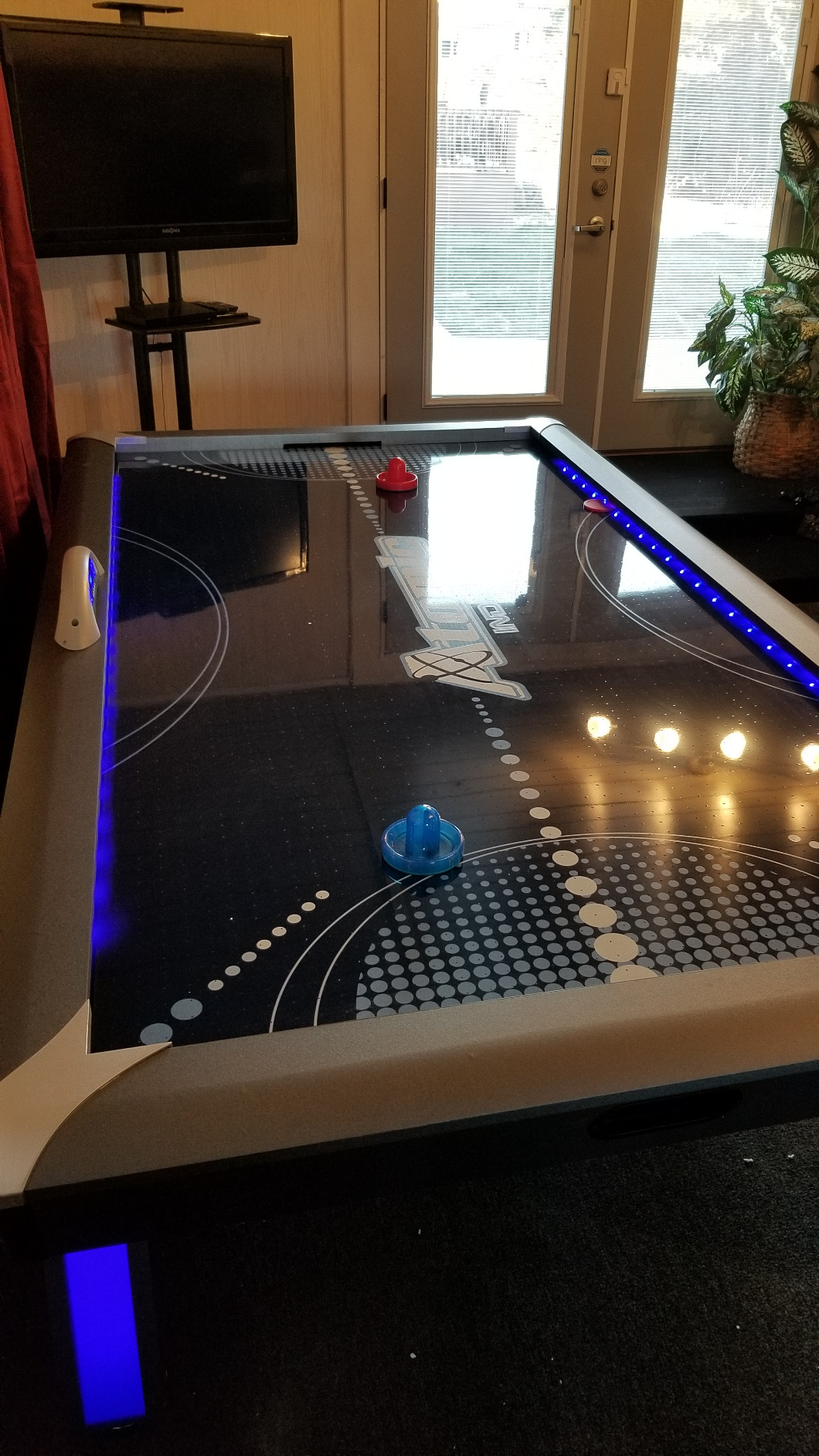 【Sports&Outdoors】7.5 ft LED Light UP Arcade Air Powered Hockey Tables - Includes Light UP Pucks & Pushers