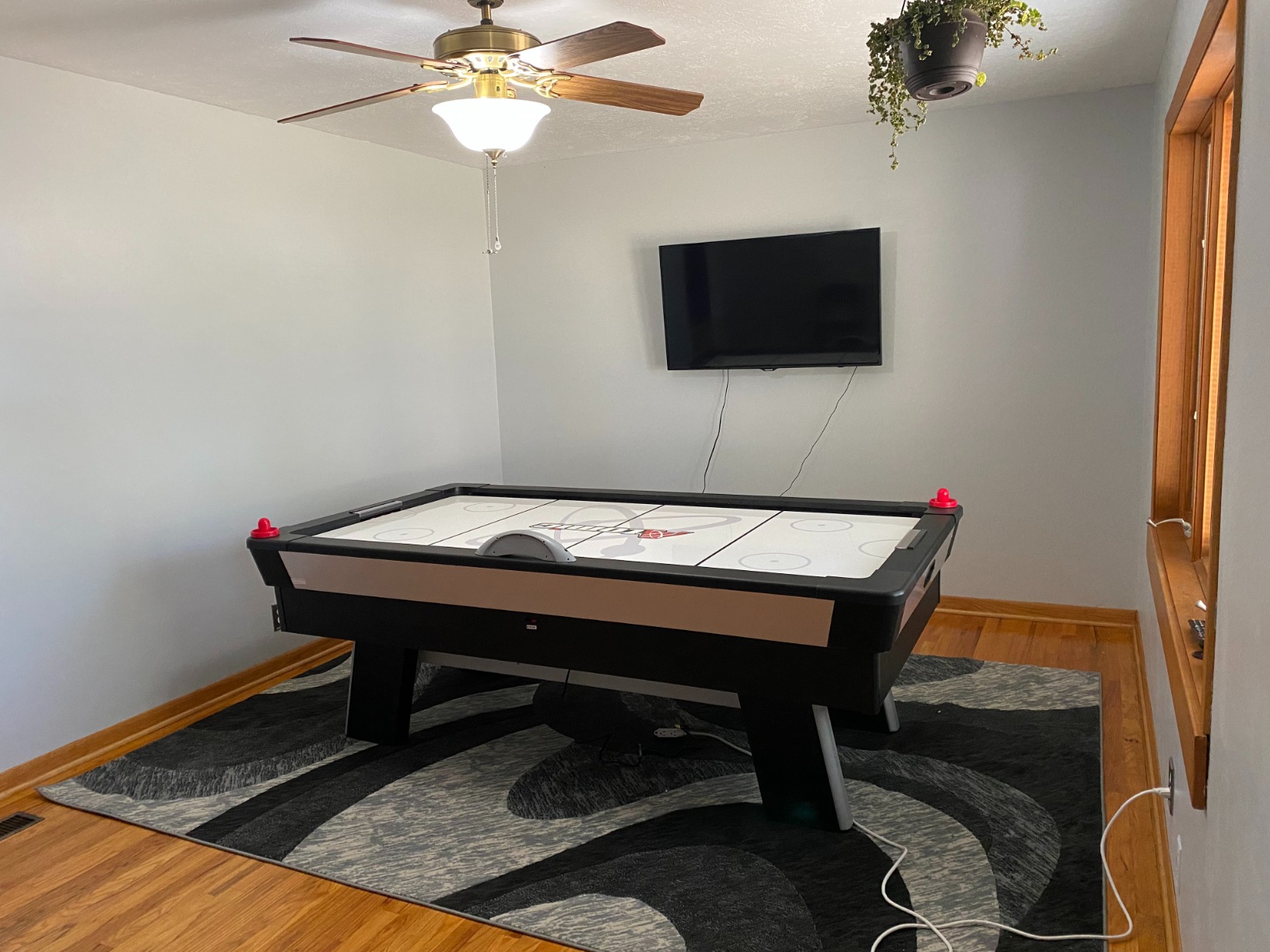 【Sports&Outdoors】7.5 ft LED Light UP Arcade Air Powered Hockey Tables - Includes Light UP Pucks & Pushers