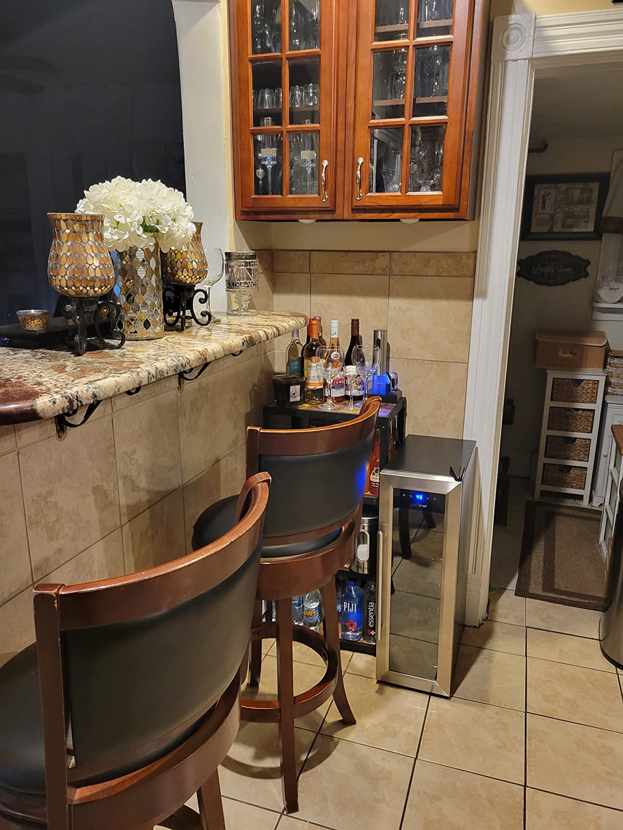 【Appliances】NutriChef PKCWC12 12 Bottle Cooler Refrigerator White and Red Countertop Chiller