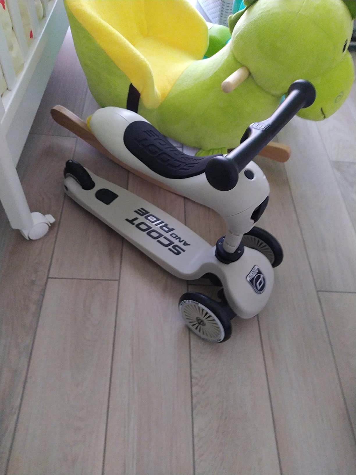 【Sports&Outdoors】Children Adjustable Seated or Standing 2-in-1 Scooter Including Safety Pad for Tip Prevention