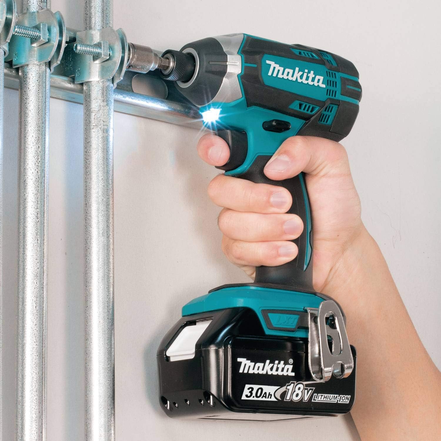 Makita XT614SX1 18V LXT® Li-Ion Cordless 8-Piece Combo Kit (3.0Ah) with 2 Batteries and Charger《NO8》