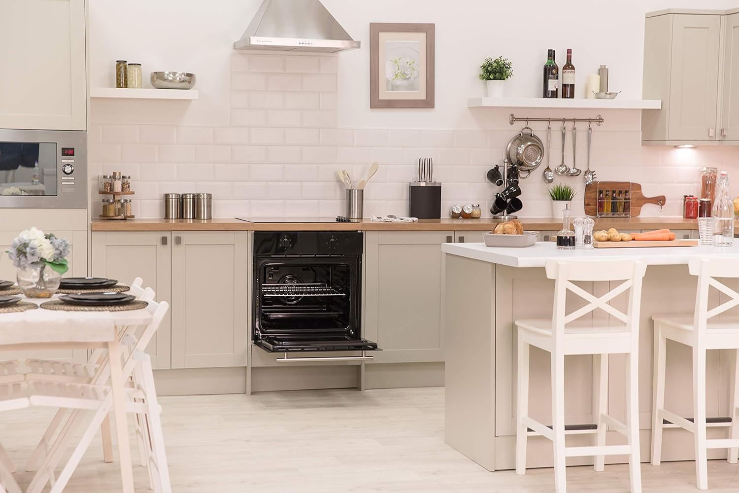 Russell Hobbs 65L, 60cm Wide, Single Electric Fan Oven in Black, RHFEO6502B [Energy Class A]