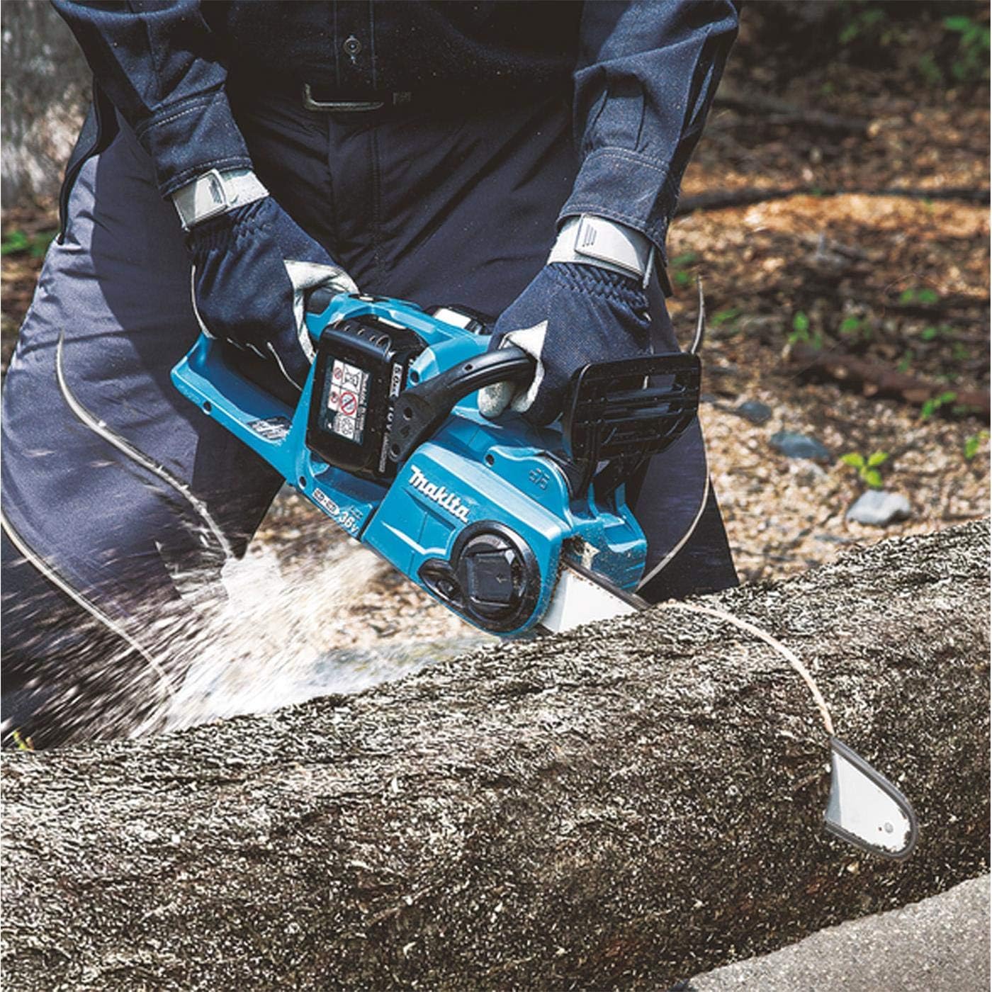 DUC353Z Twin 18V (36V) Li-ion LXT 35cm Brushless Chainsaw - Includes battery and charger