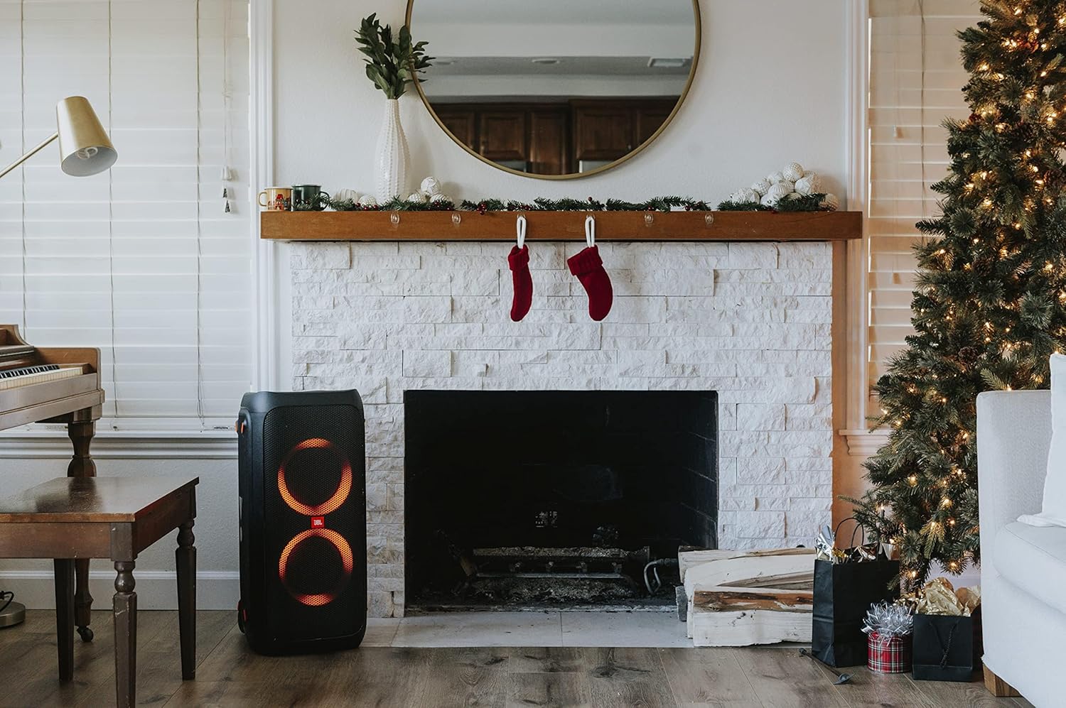 JBL PartyBox 310 - Kabelloser Bluetooth-Party-Lautsprecher mit integrierter dynamischer Beleuchtung, Karaoke-Modus, kraftvoller Bass und JBL App-Unterstützung, Schwarz