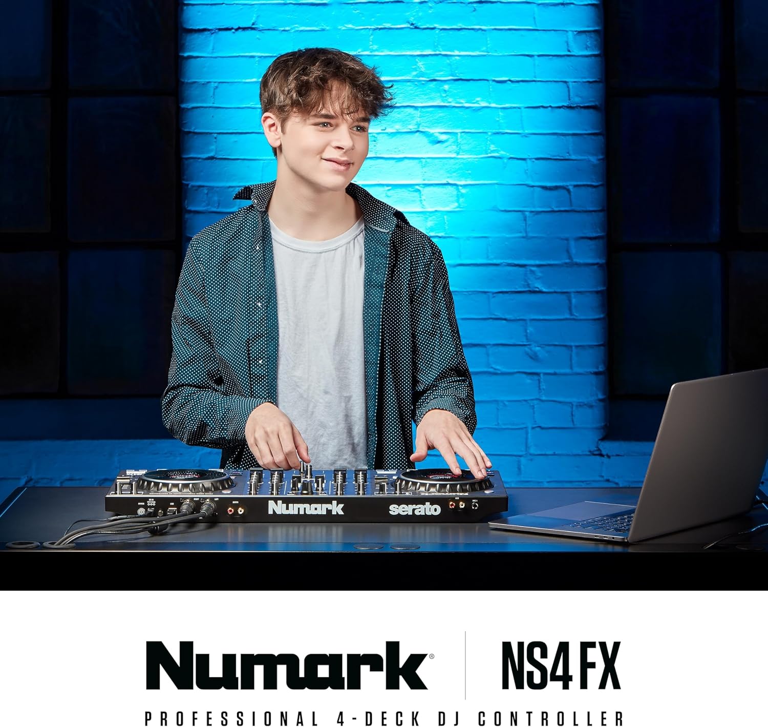 Numark NS4FX 4-Kanal DJ Controller Pult, Touch-Jogwheels mit Display, Pads und Effekten, Booth- und Main-Ausgänge, Serato DJ Lite Enthalten