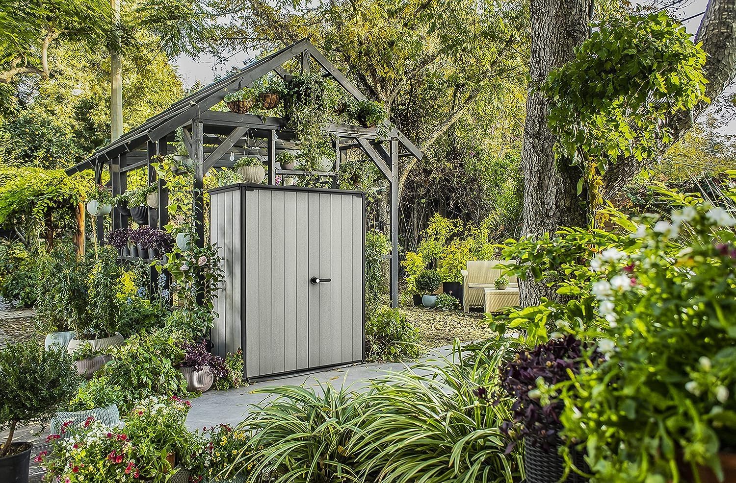 Keter High Store Plus Aufbewahrungsbox, 1400l Fassungsvermögen, Außenmaße B/T/H 140x73,6x170,4cm, Duotech Material, anstreichbar, wasserdicht, wetterfest und pflegeleicht