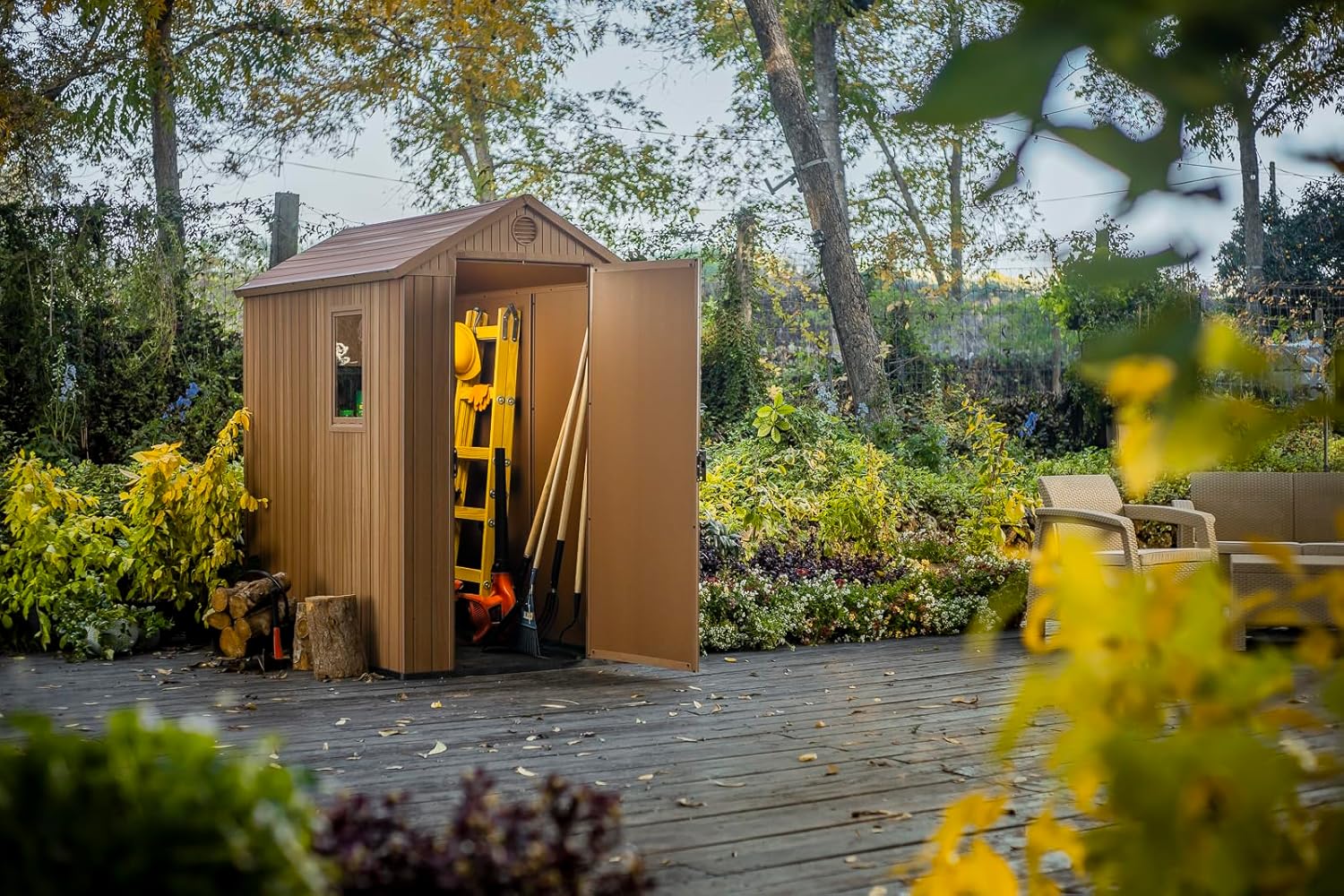 Keter Gerätehaus Darwin 4x6, Grau, Außenmaße 184,5x125,8x205cm, wartungsfrei, wetterfest, wasserdicht, mit Unterboden