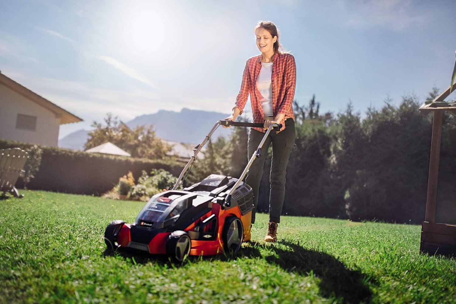 Einhell Akku-Rasenmäher GE-CM 43 Li M Kit Power X-Change (36V, 43 cm Schnittbreite, bis 600 m², Brushless, Mulch-Kit, 63L Fangkorb, 25-75 mm Schnitthöhe, inkl. 2x 4,0Ah + 2x Ladegerät)