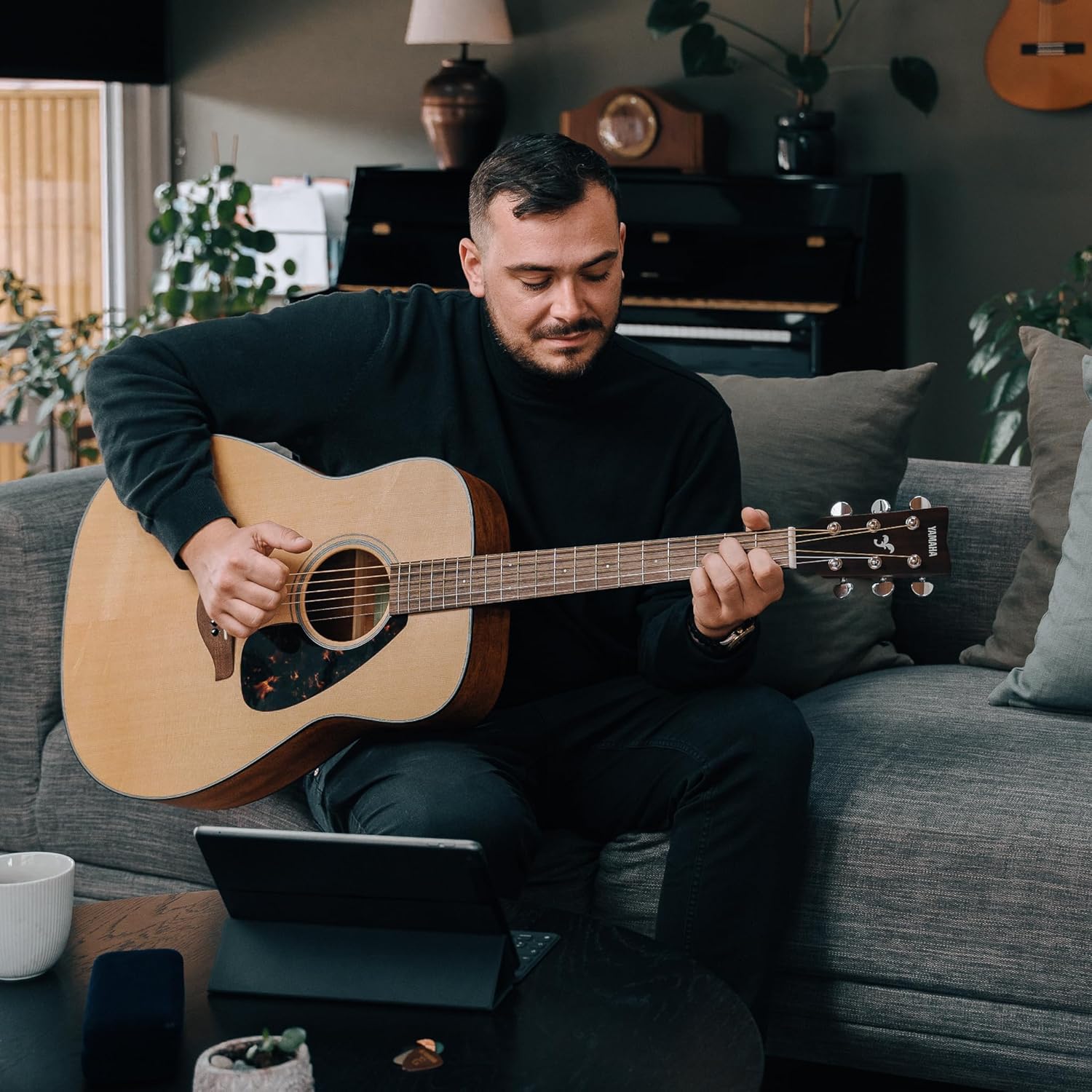 Yamaha FG800M matt natur - Akustische Westerngitarre mit authentischem Klang für Anfänger - 4-4 Gitarre aus Holz – Mit Voucher für 2 persönliche Online Lessons an der Yamaha Music School