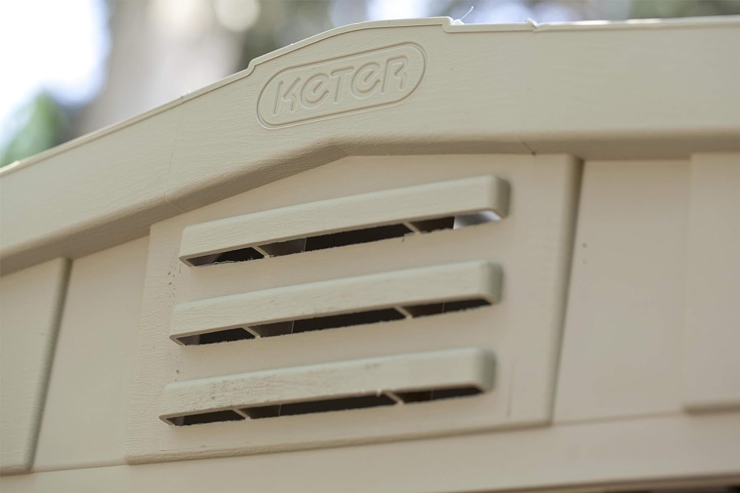 Keter Gerätehaus Factor 6x3, Beige, 3.1m³ Rauminhalt, Außenmaße (B/T/H):178 x 113.5 x 208 cm, wetterfest, wasserdicht, UV-beständig, Outdoor