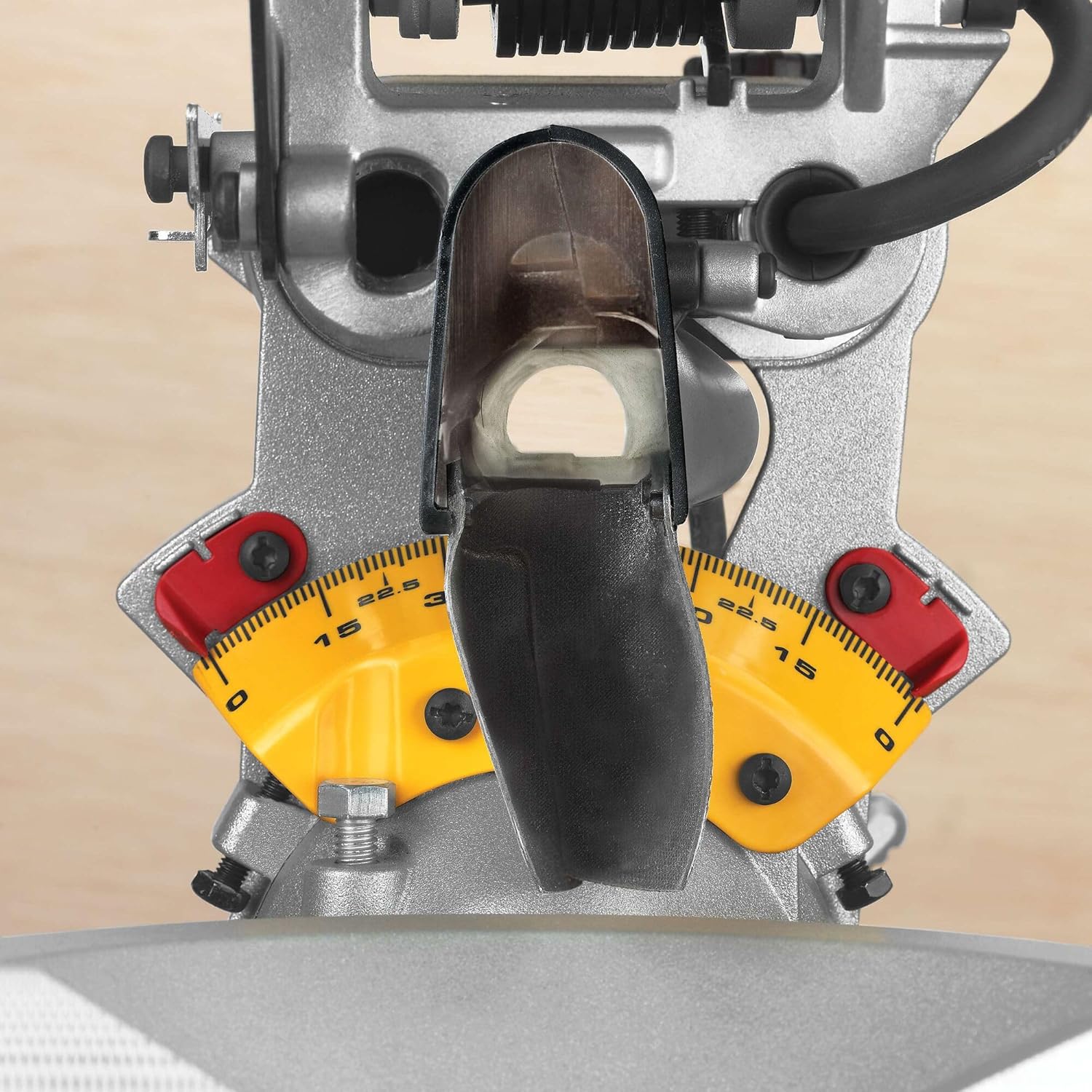 DEWALT Paneelsäge (1675 W, Schnittkapazität bis zu 110 x 303 mm, millimetergenaue Schnitte durch LED-unterstützte Schnittlinienanzeige) DWS780