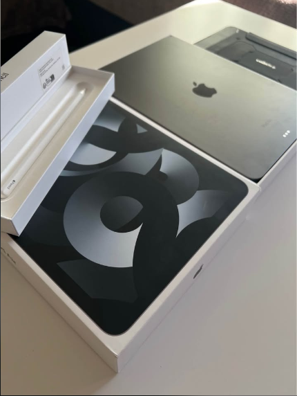 iPad Air 5th Generation 256GB (2022) and 2nd Generation Apple Pencil