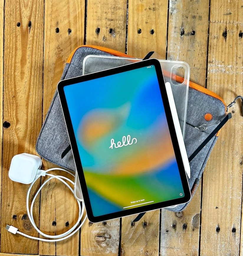 iPad Air 5th Generation 256GB (2022) and 2nd Generation Apple Pencil