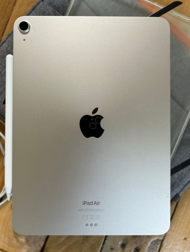 iPad Air 5th Generation 256GB (2022) and 2nd Generation Apple Pencil