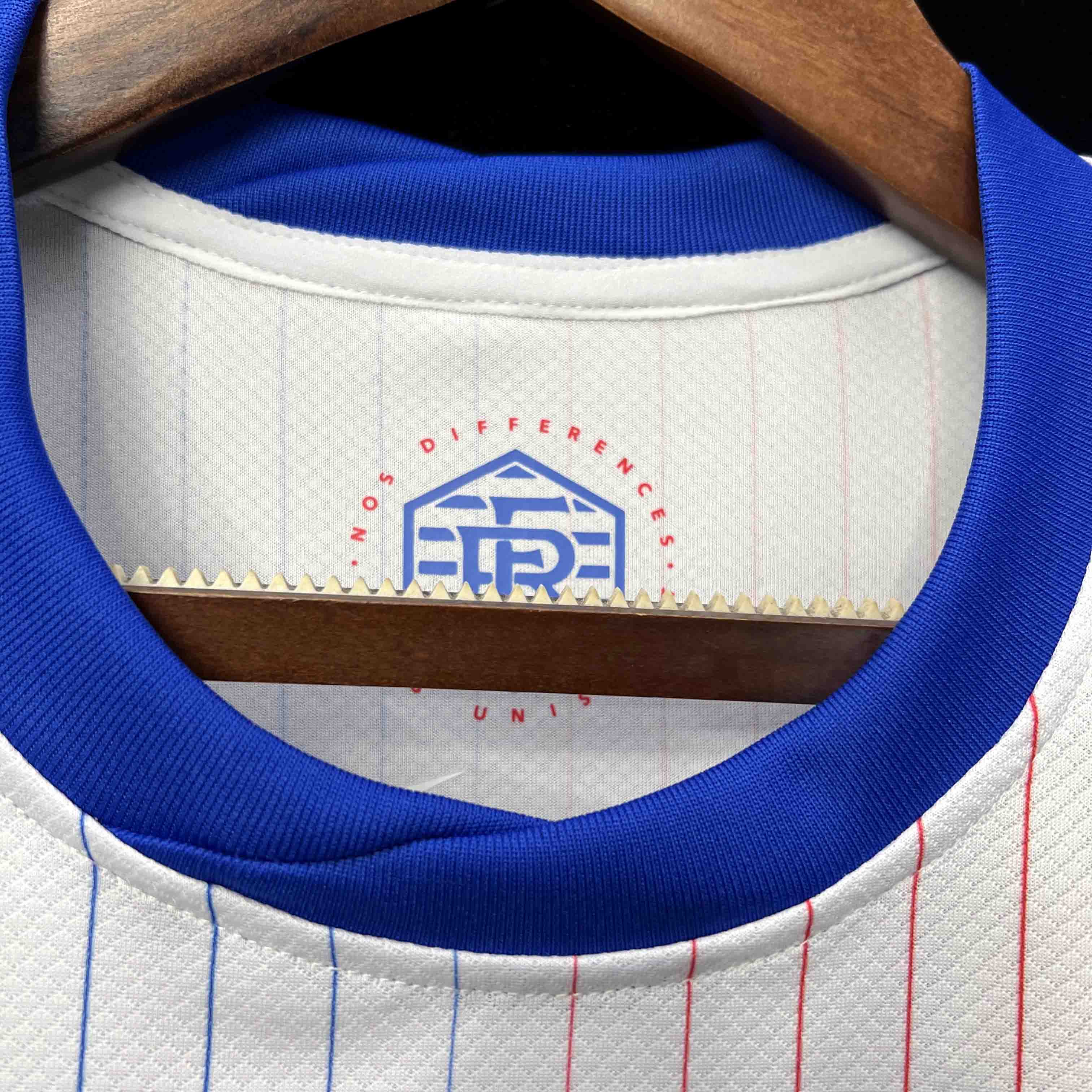 Équipe de France maillot foot extérieur 2024 2025 EURO2024