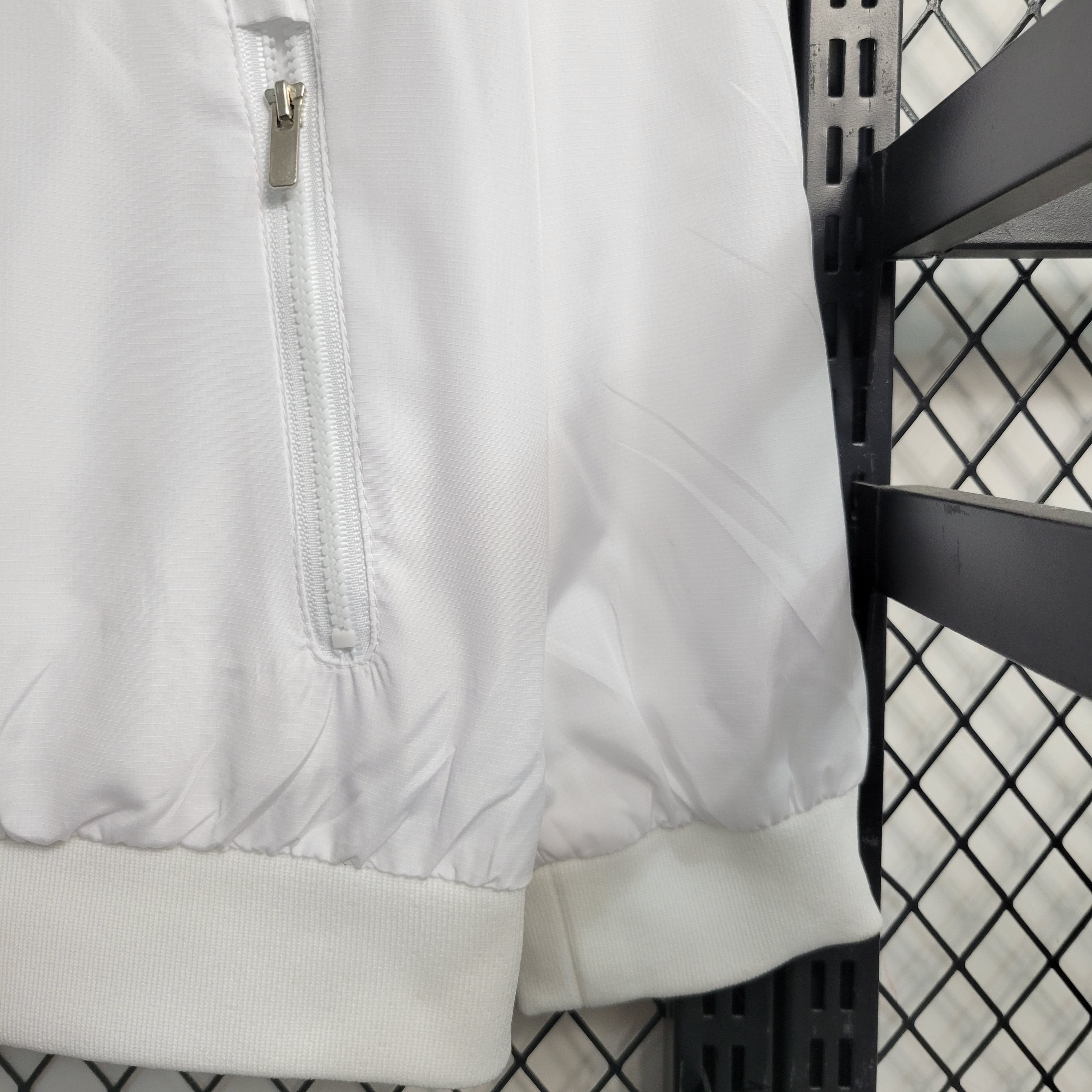 Veste / SurvĂȘtement Liverpool 2023 2024