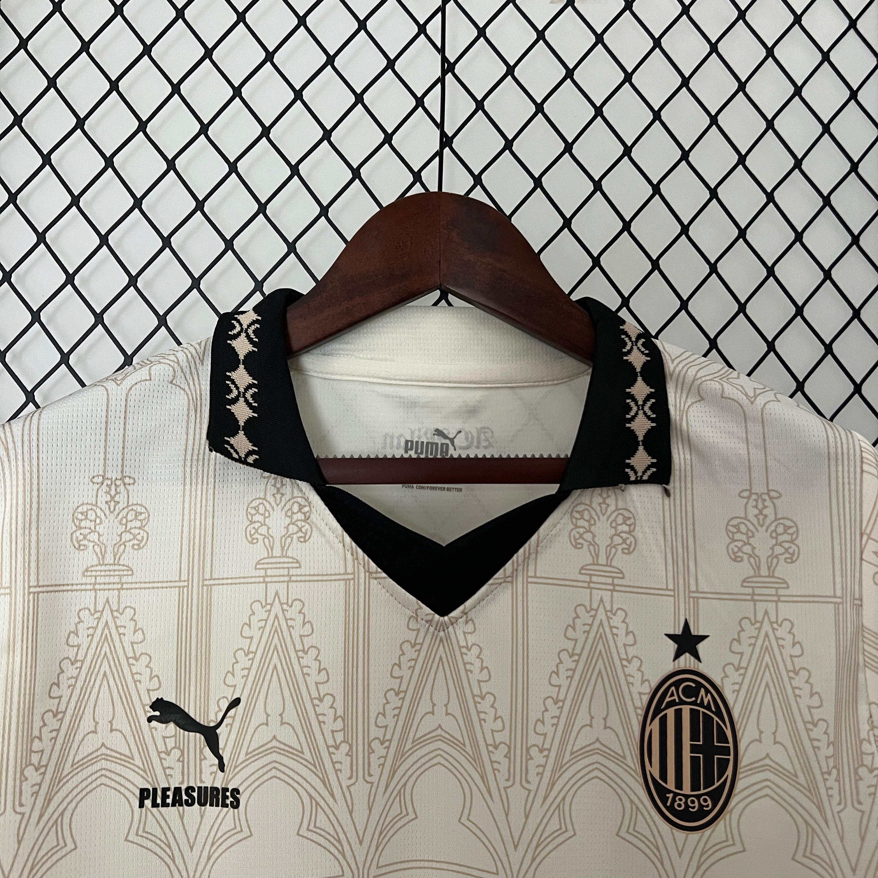 AC Milan x Pleasures maillot foot Blanc 2024 2025 Fourth