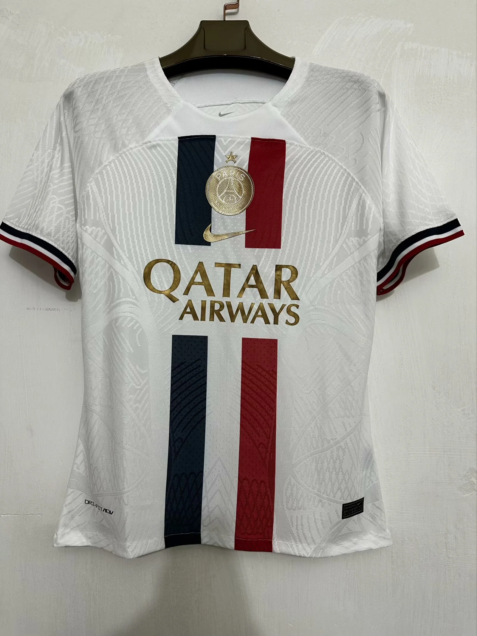 Paris maillot foot concept 2024 2025