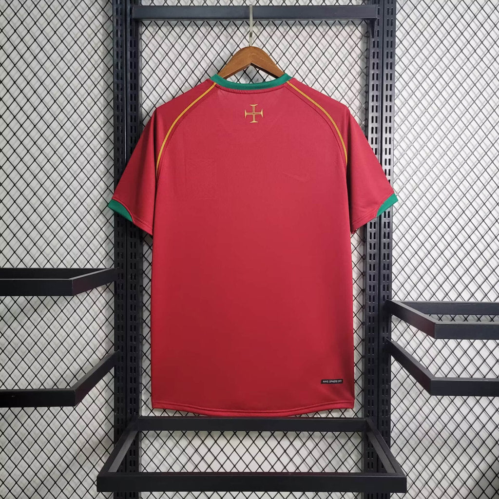 Portugal maillot foot Retro 2006 Domicile Ronaldo€20.99