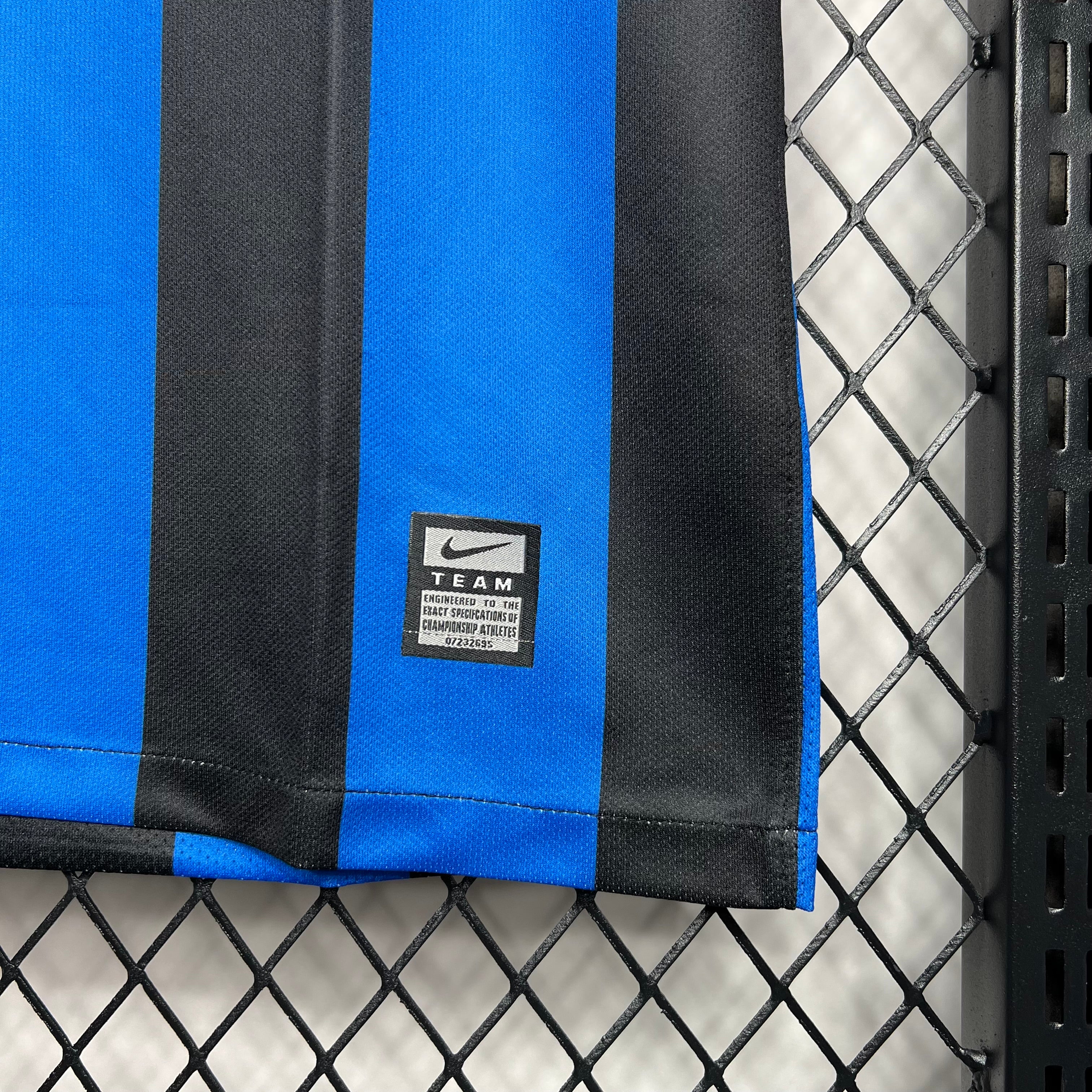 Inter Milan Maillot Foot Retro 2009 2010€20.99