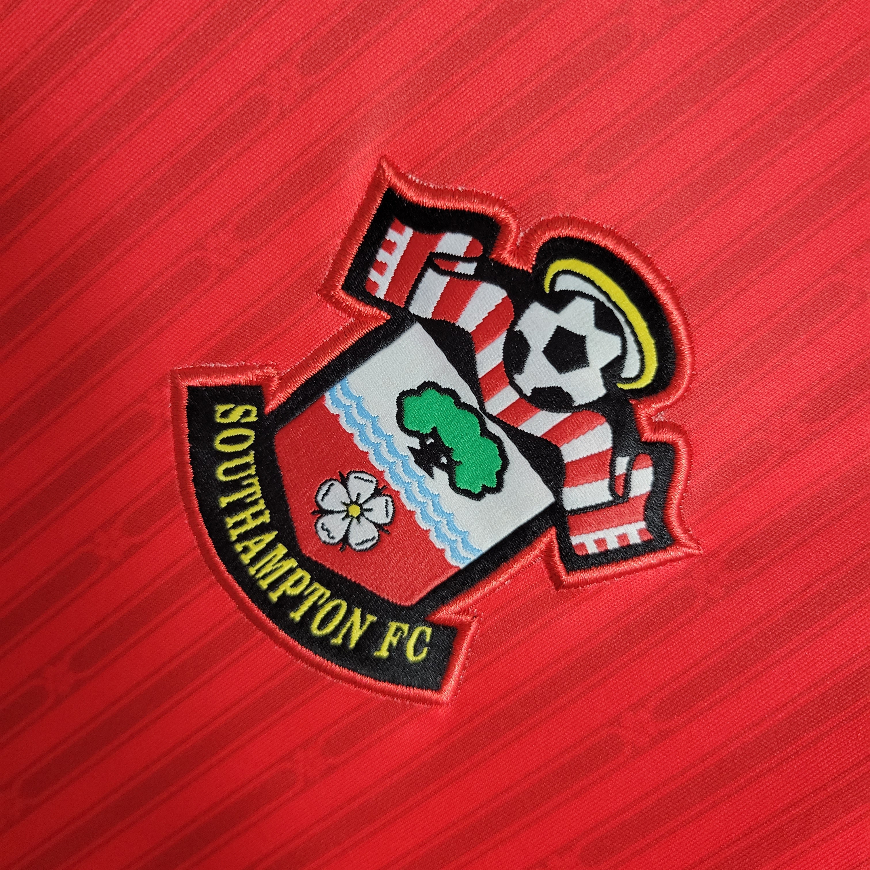 Southampton maillot foot domicile 2023 2024€14.99