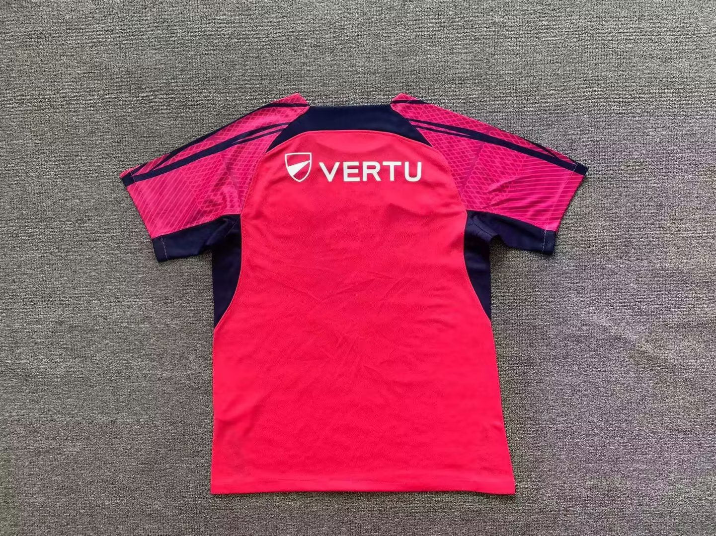 Sunderland maillot foot 2023 2024€14.99