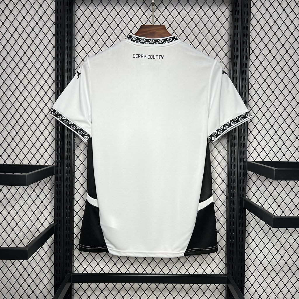 Derby County Maillot foot domicile 2024 2025€14.99