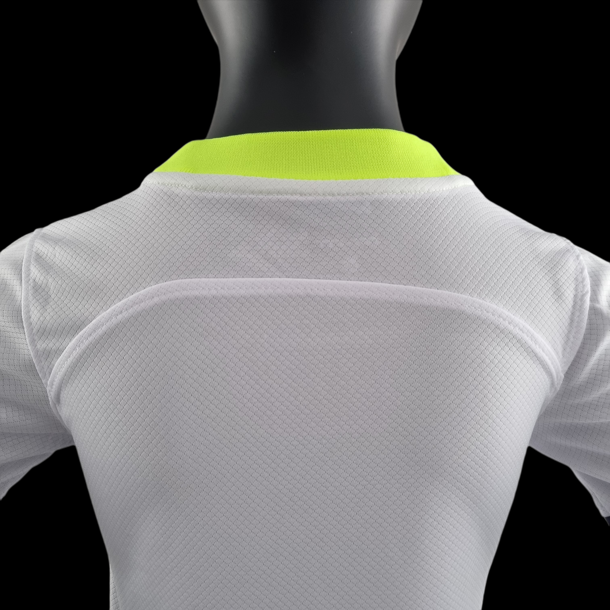 Kit Enfant Tottenham 2022/23€13.99