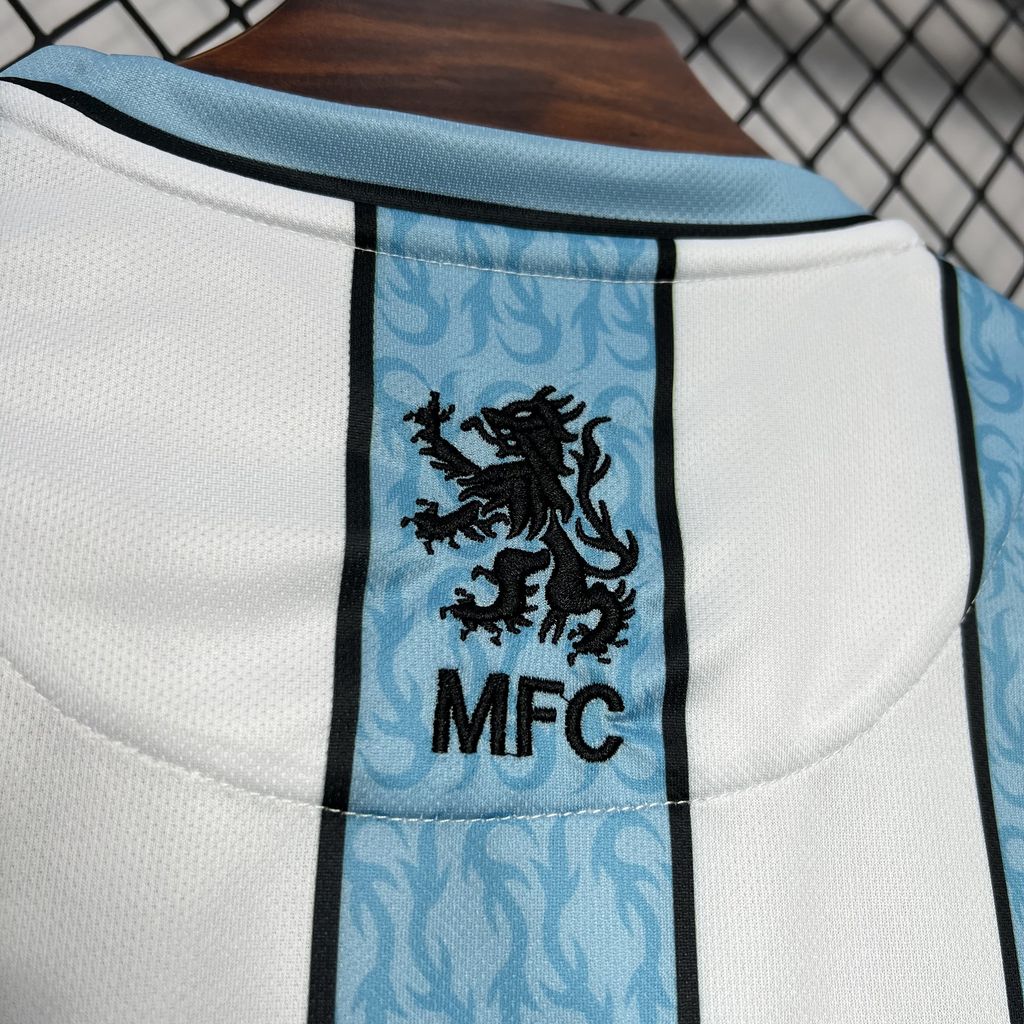 Middlesbrough maillot foot extérieur 2024 2025€14.99