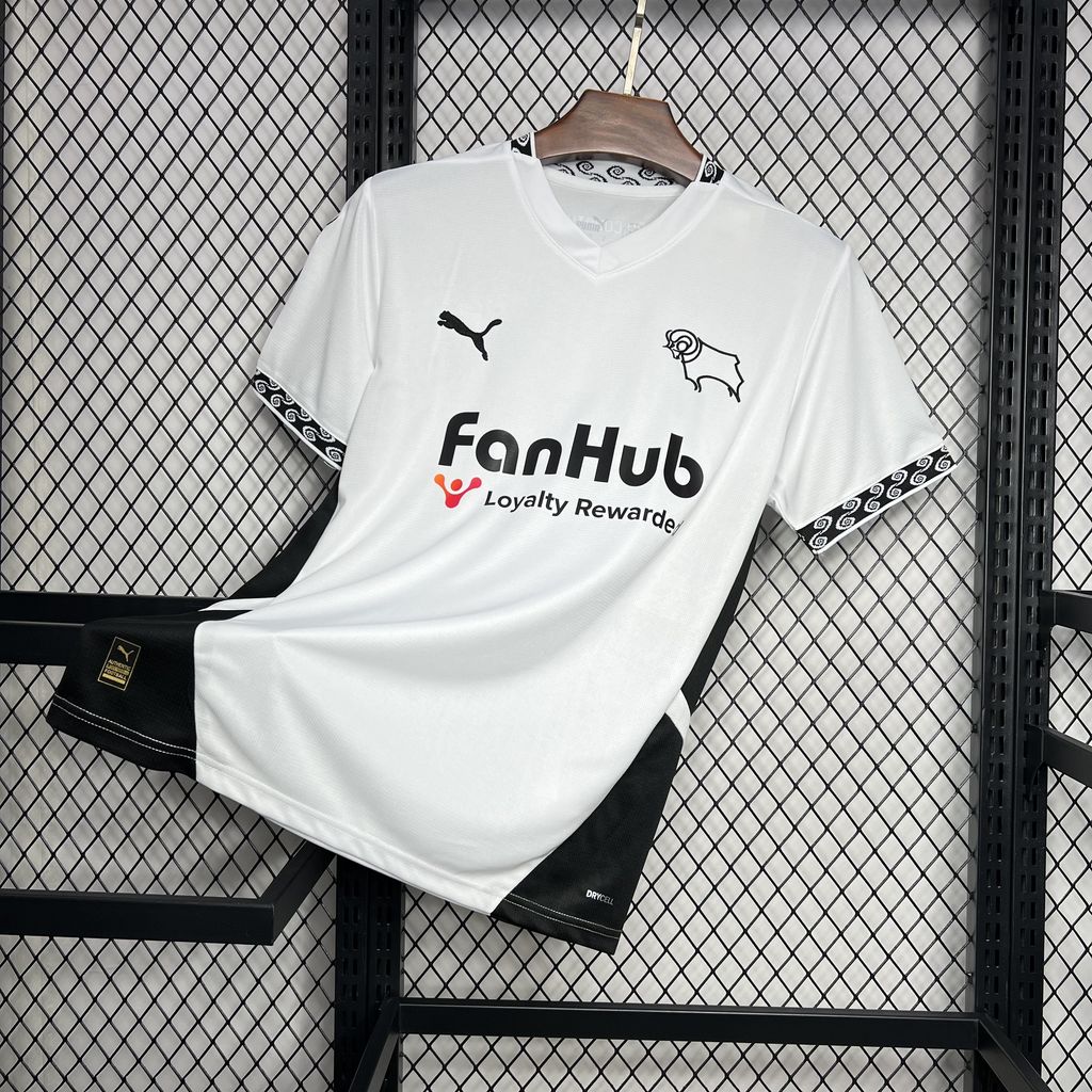 Derby County Maillot foot domicile 2024 2025€14.99