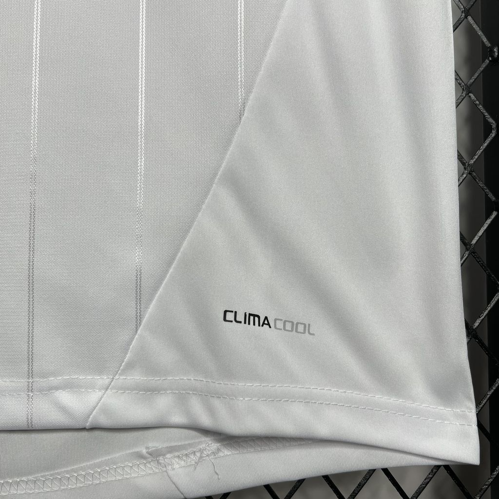 Real Madrid maillot foot 2012 2013  retro€19.99