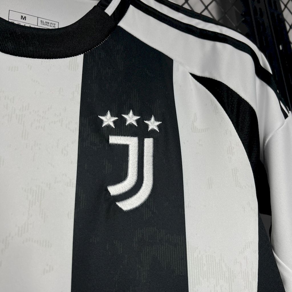 Juventus  maillot foot domicile 2024 2025€14.99