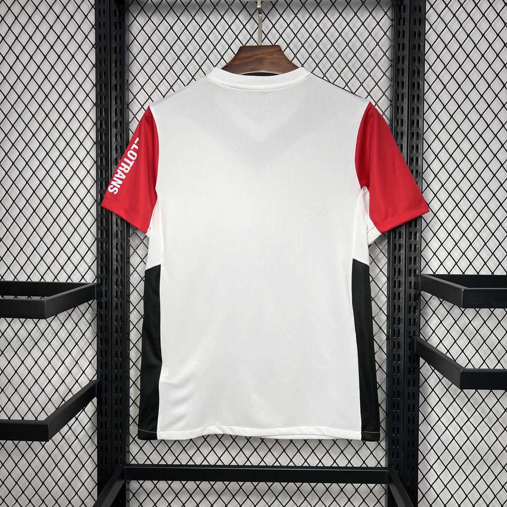 Eintracht Frankfurt maillot foot domicile 2024 2025€14.99