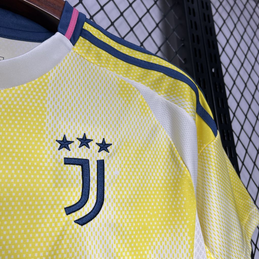 Juventus maillot foot extérieur 2024 2025€14.99